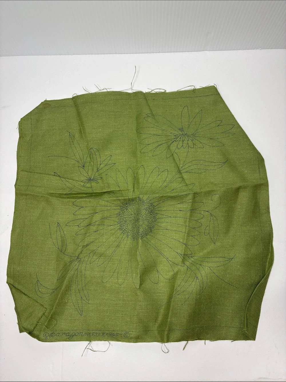 Paragon Needlecraft Crewel Daisy Pillow Kit
